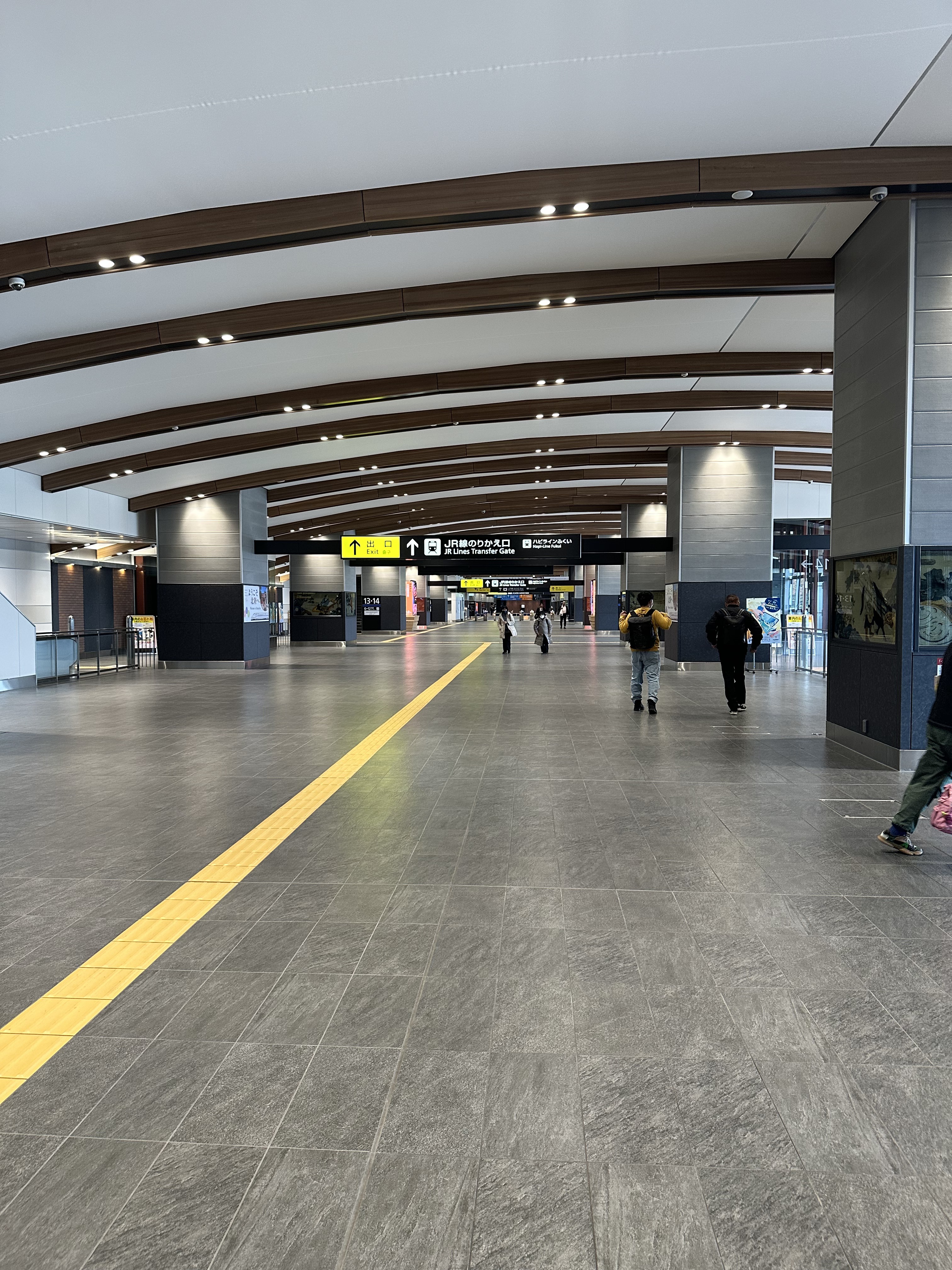 2025年12月2日に敦賀市「敦賀駅」で撮影した写真