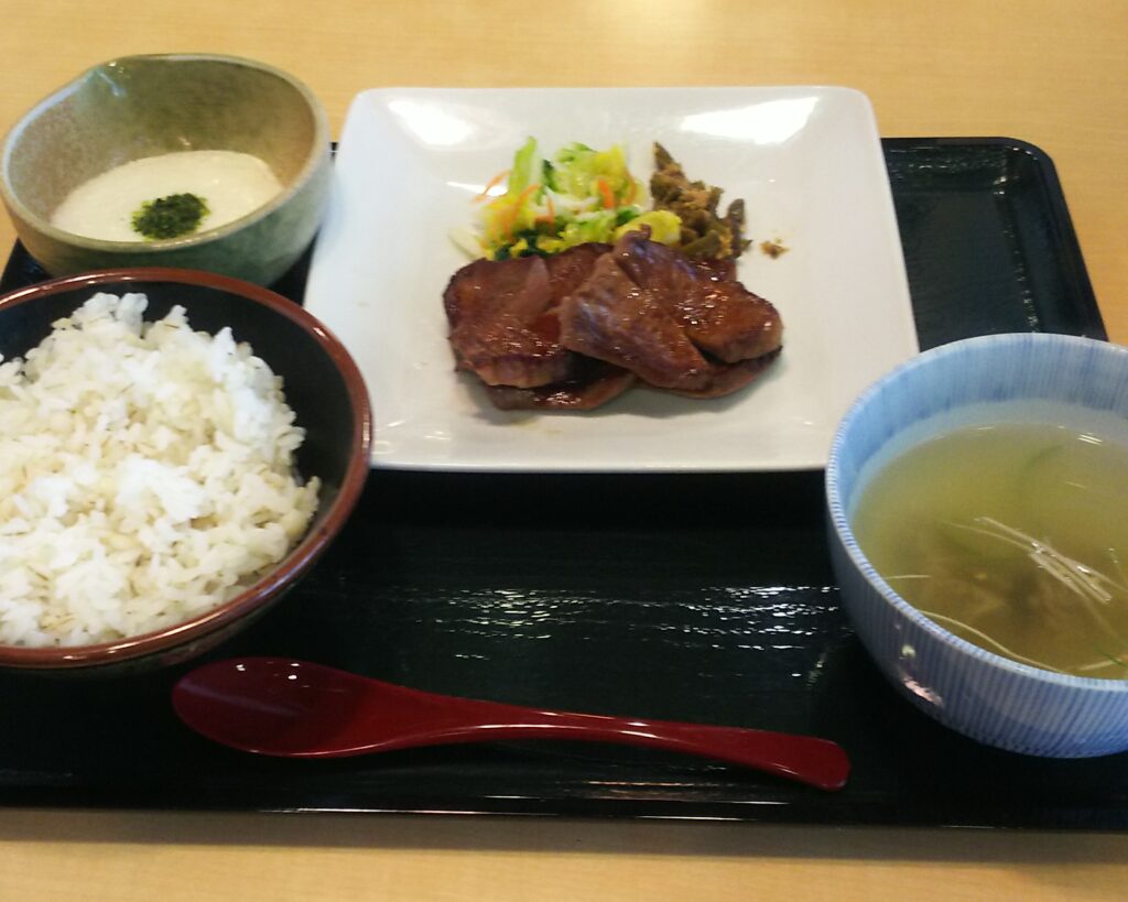 仙台の牛タン定食