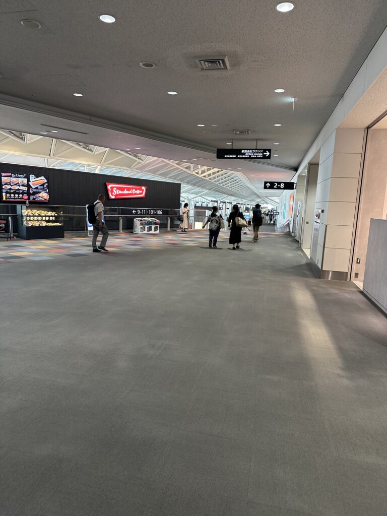 中部国際空港セントレアの出発コンコース